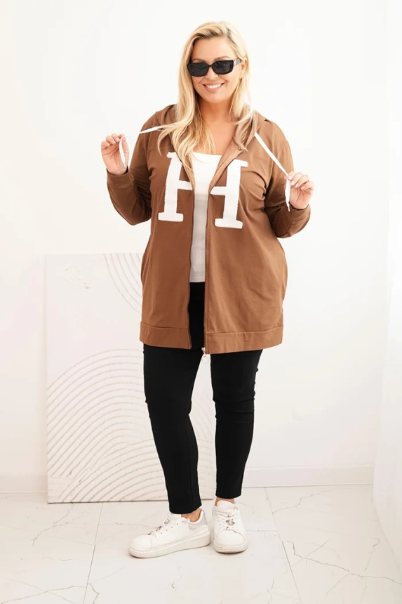 Bluza damska Plus Size bawełniana z kapturem i dużą literą H camelowa