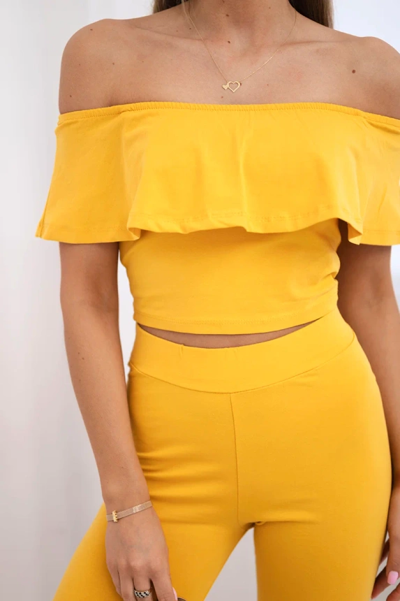 Set with a frill mustard