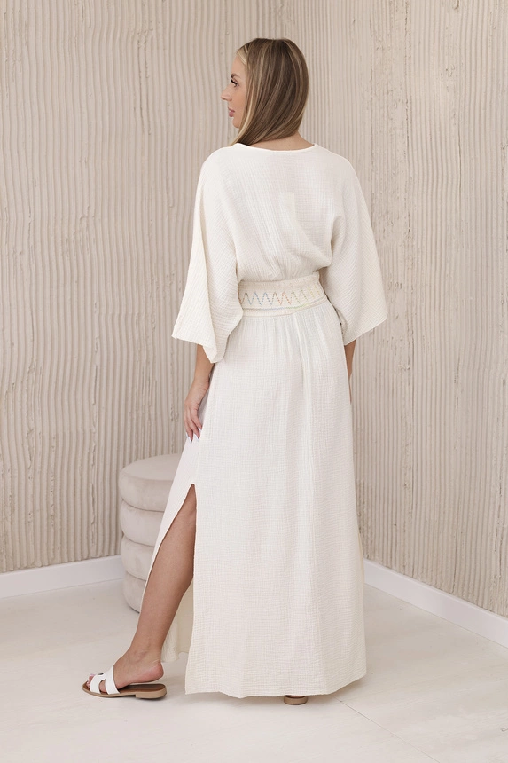 Sukienka muślinowa z haftem w talii jasno beżowa