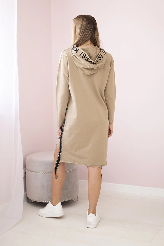 Kleid mit Kapuze und Cappuccino-Druck