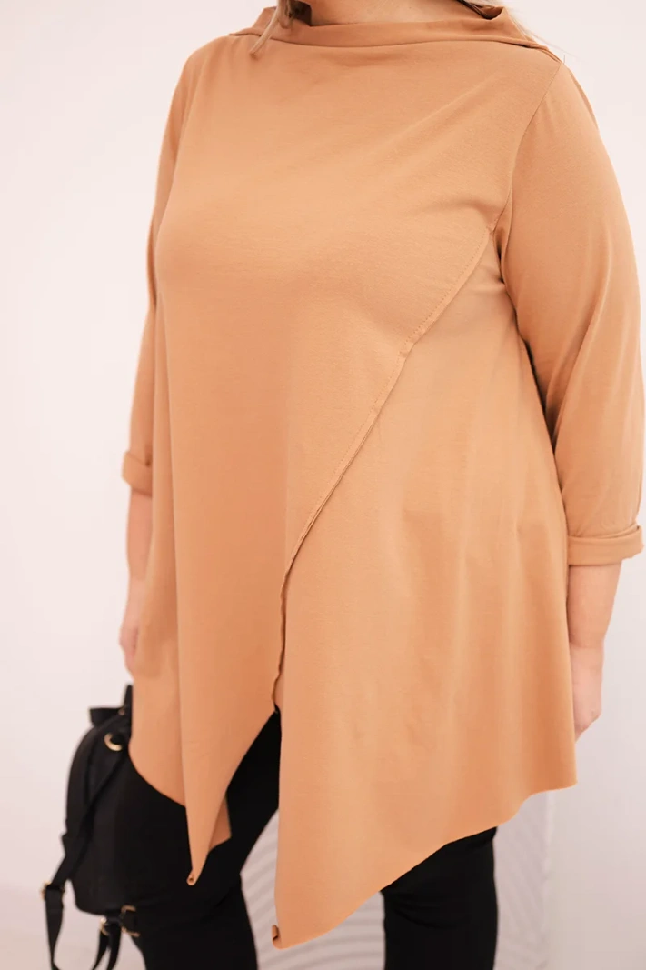 Damenbluse aus Baumwolle Plus Size asymmetrisch mit umgeschlagenem Ärmel hell camel
