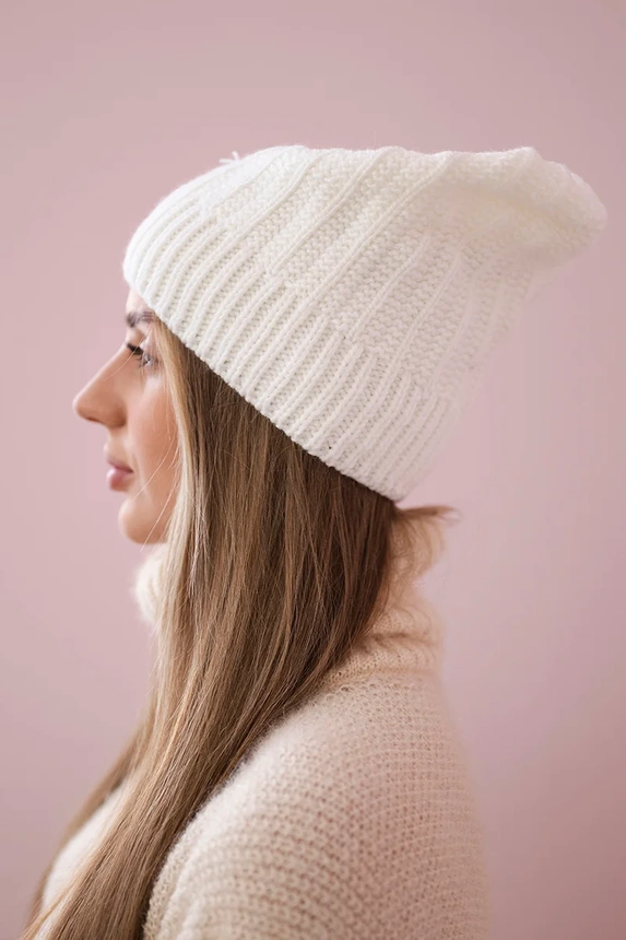 Cap with fleece Anna K238 ecru