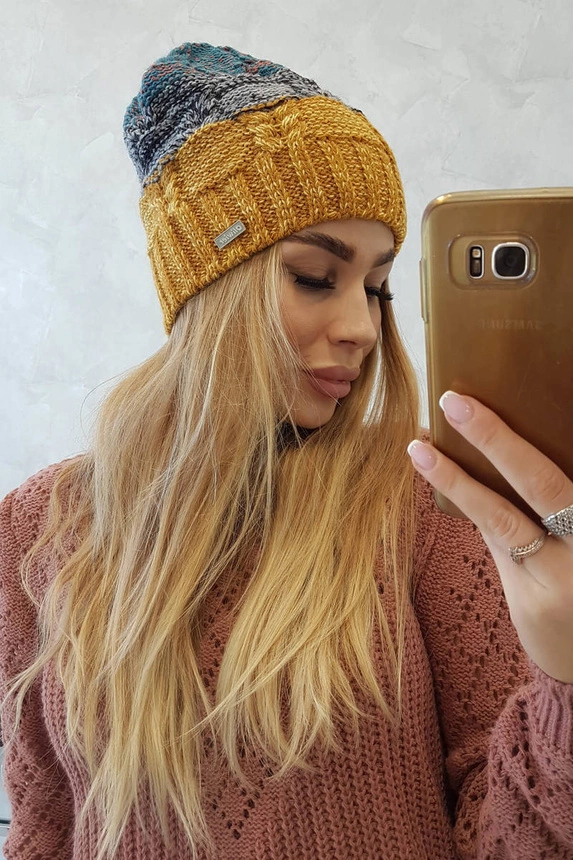 Čapica s fleece Dolores K303 horčica+čierna+mora